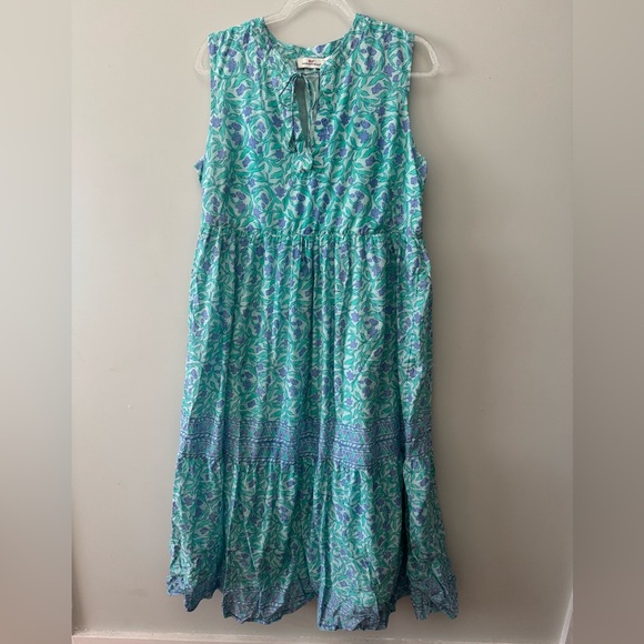 Vineyard Vines Dresses & Skirts - Vineyard Vines Aqua and Lavender Floral Tie-Neck Dress